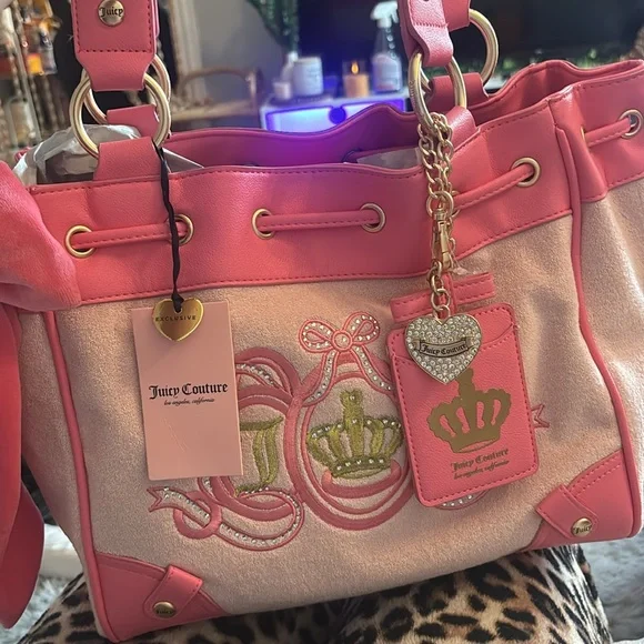 SOLD Viral rare juicy couture daydreamer tote - Picture 4 of 4